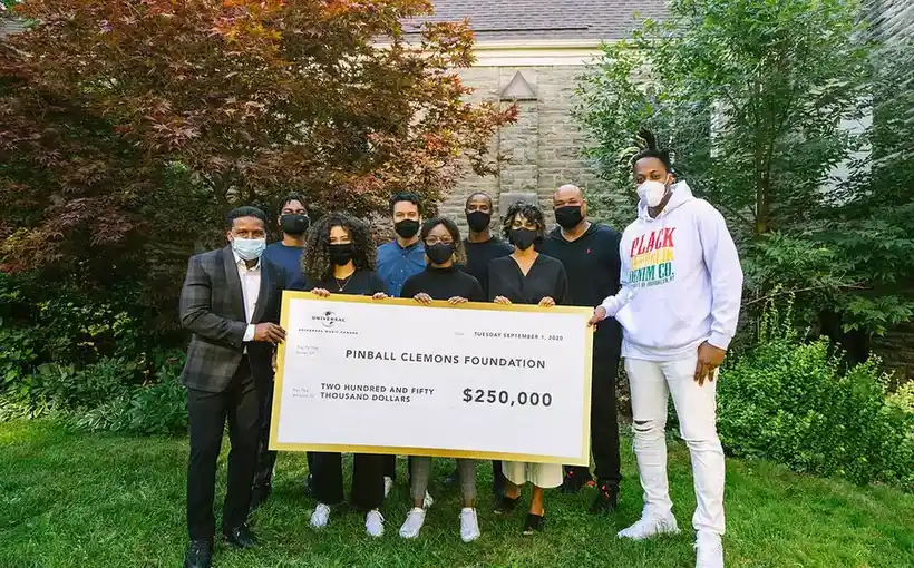Toronto youth scholarship and mentorship community program